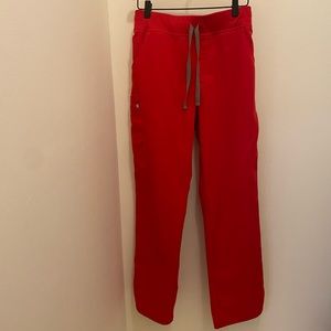 Figs red size large petite pants